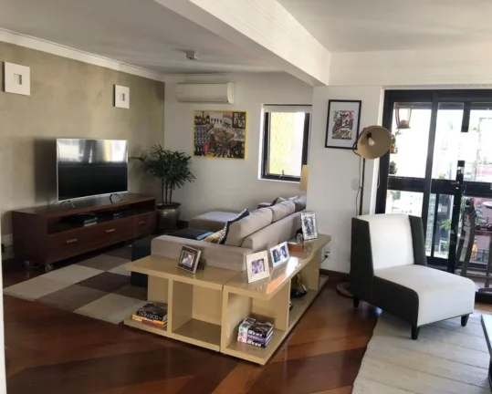 Imagem Apartamento na Rua Capote Valente com 3 suítes e 4 vagas, 192m²