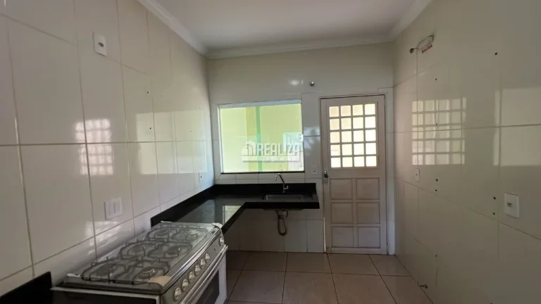 Imagem Casa à venda no bairro Jardim Maracanã, Uberaba - 2 dormitórios, suíte e churrasqueira!