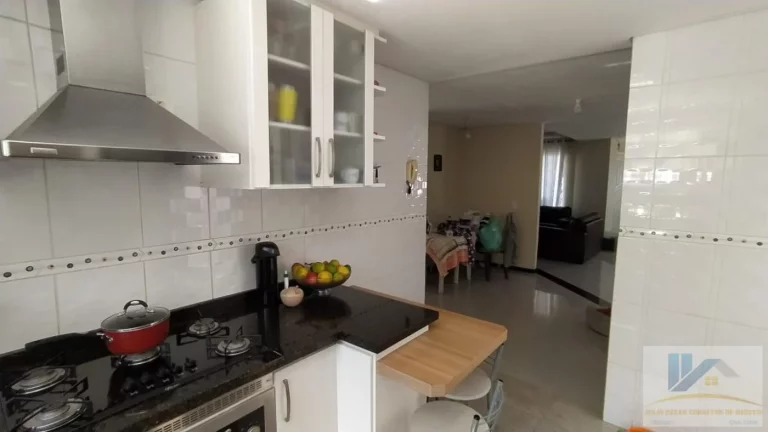 Imagem Sobrado para Venda em São José dos Pinhais, Aristocrata, 3 dormitórios, 1 suíte, 3 banheiros, 4 vagas