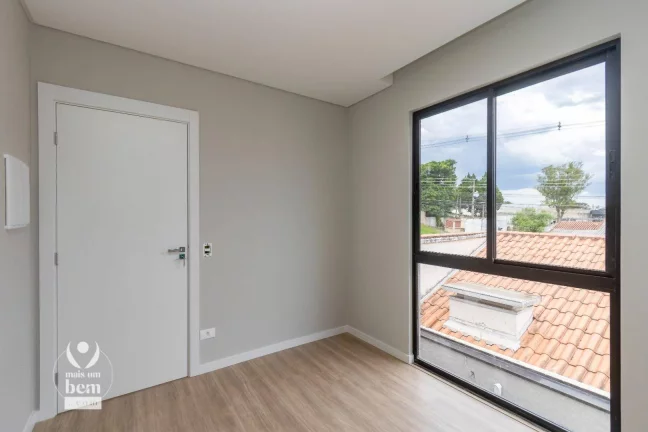 Imagem Sobrado 3 quartos com 1 suíte NOVO dentro de condomínio no Bairro Alto em Curitiba/PR - DUAS VAGAS