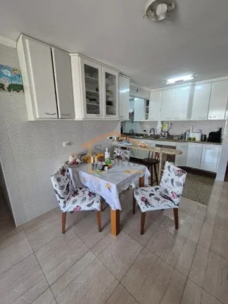 Imagem Apartamento com ambientes amplos e bem distribuídos, 3 dormitórios, sendo 1 suíte, com armários ...