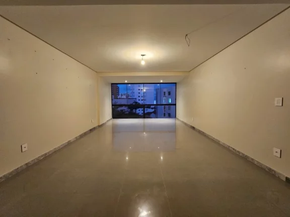 Imagem A 5ª Avenida Selecionou esse espaçoso 4/4, suite, lavabo, 225,48m2 de área privativa com 02 vagas soltas no melhor da Barra: por apenas R$1.200.000,00