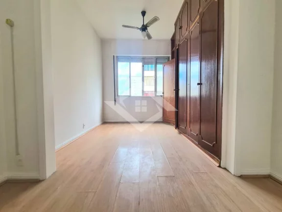 Imagem Apartamento de 1 Quarto para Venda em Copacabana com 33 m²