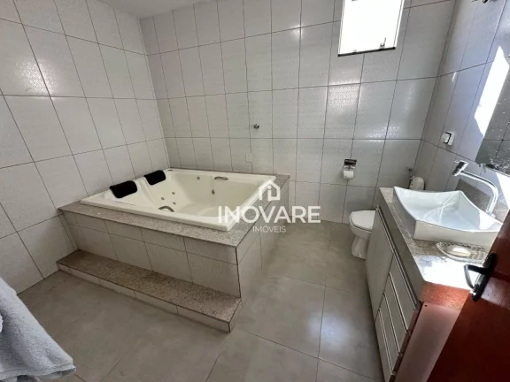 Imagem Casa com 3 dormitórios à venda, 280 m² por R$ 650.000,00 - Cidade Jardim - Itumbiara/GO