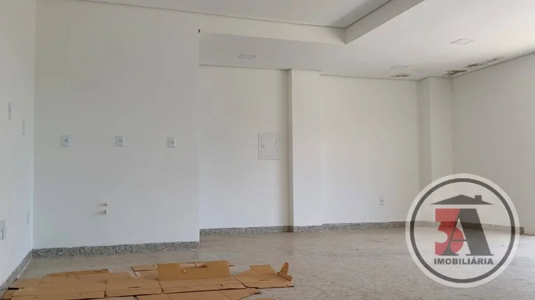 Imagem Salas comerciais 45m2, 70m2 ou 120m2(Ao lado HB)