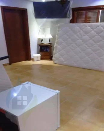 Imagem Casa de 7 dormitórios, 4 suíte, 6 banheiros e 2 vagas, com 327,695m² construída e 1.047,75m² total em Centervalle, Bertioga
