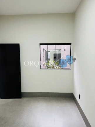 Imagem Casa para venda em Rio Verde-GO, no Jardim Europa: 3 quartos, 1 suíte, 1 sala, 2 banheiros, 2 vagas, 82m²