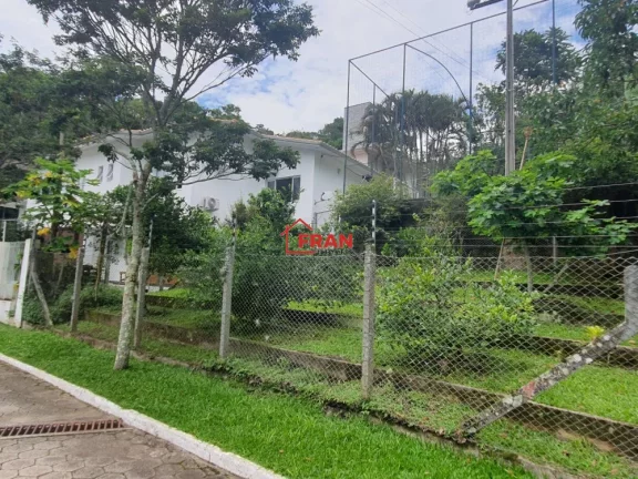Imagem Maravilhossa casa Condominio Fechado excelente localização.