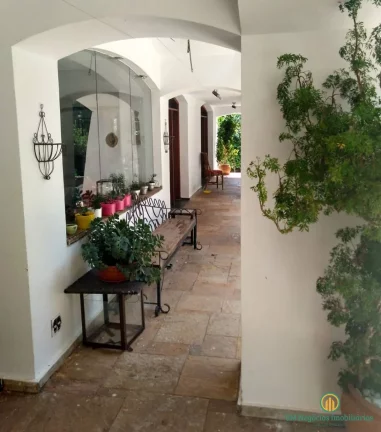 Imagem Casa com 5 suítes amplas, em Vila Fechada segurança 24h