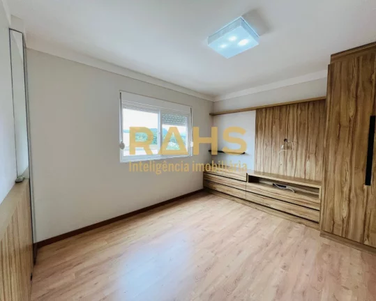 Imagem Excelente apartamento 1 suíte mais 2 quartos no Bairro América em Joinville - SC por R$890.000,00....
