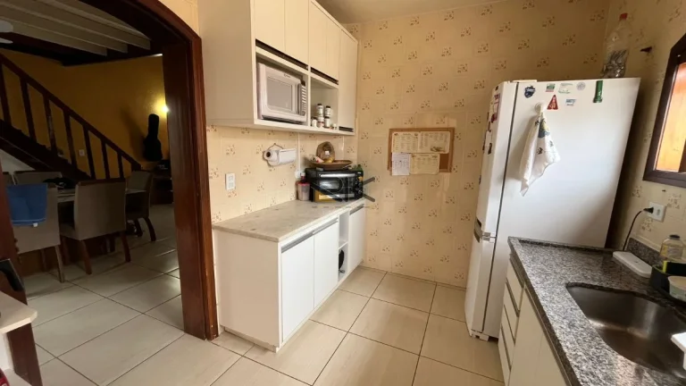 Imagem Casa à venda no Itagua 50 metros da orla,com 5 dormitórios