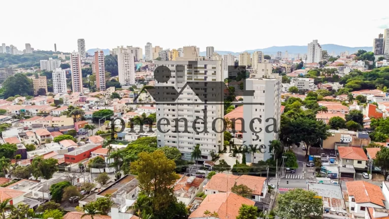 Imagem Apartamento andar baixo na Vila Madalena com 104m², 3 quartos ( 1 suíte) e 1 vaga.