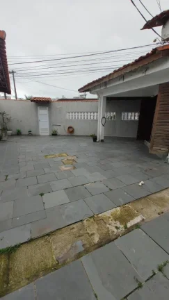 Imagem Casa para Venda em Praia Grande, Caiçara, 2 dormitórios, 1 suíte, 2 banheiros, 4 vagas