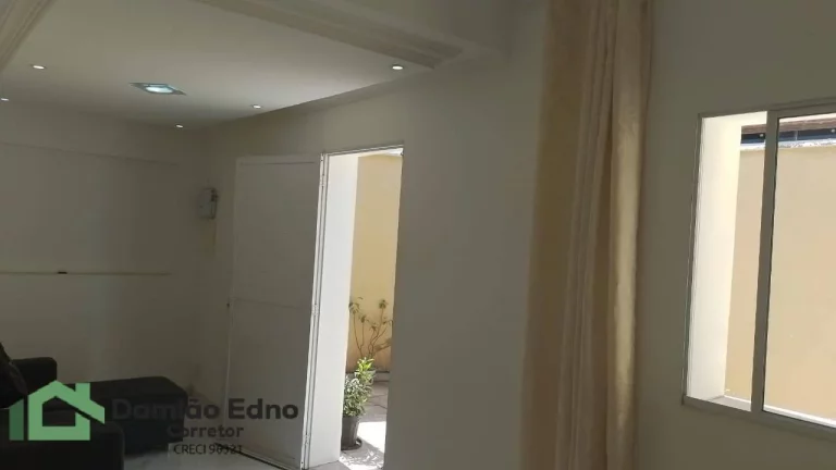 Imagem Casa com 3 dorm. Um com suíte e closet, sala 2 amb. Teto rebaixado com Led