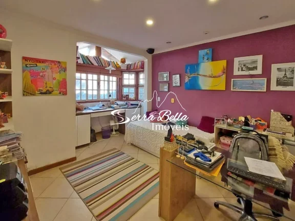 Imagem Casa com 4 dormitórios à venda, 250 m² por R$ 680.000,00 - Barra do Imbuí - Teresópolis/RJ