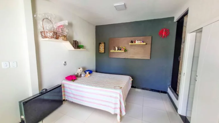 Imagem Casa de Rua no Robalo: 5 Suítes, Piscina e Salão de Festas à Venda
