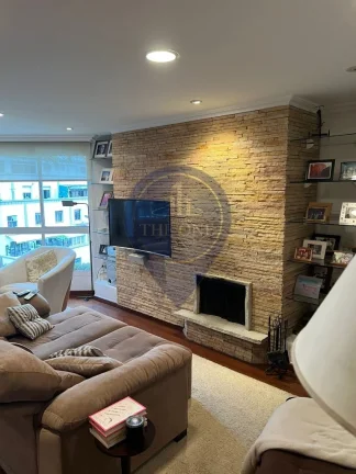 Imagem Espaçoso apartamento de alto padrão com 4 quartos e 3 suítes em Santa Cecília, São Paulo-SP