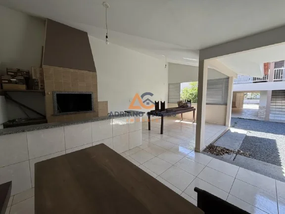Imagem Casa semimobiliada no Gravatá com 5 dormitórios, sendo 1 suíte com 336m² de terreno a venda pela Imobiliária Adriano Carpes