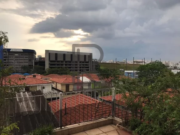 Imagem Sobrado Triplex localizado ao lado do aeroporto de Congonhas
