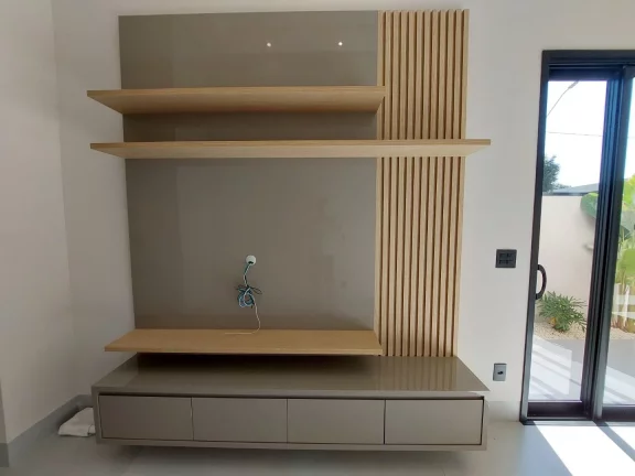 Imagem CASA DE ESQUINA - EXCELENTE ACABAMENTO - CONDOMÍNIO JARDIM DOS LÍRIOS - PAULÍNIA