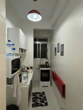 Imagem Apartamento reformado à uma quadra da praia do Gonzaguinha, São Vicente-SP