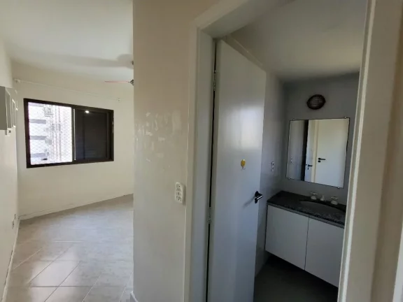 Imagem PITANGUEIRAS – DUAS QUADRAS DA PRAIA, EXCELETE APTO, ANDAR BAIXO, CLARO E SUPER AREJADO, RICO EM ARMÁRIOS, GARAGEM DEMARCADA NO PRÉDIO, COND. BAIXO