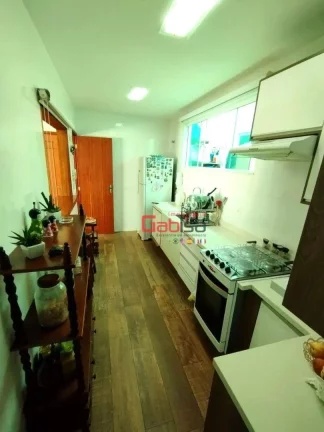 Imagem Apartamento com 3 dormitórios à venda, 100 m² por R$ 480.000 - Nova São Pedro - São Pedro da Aldeia/RJ