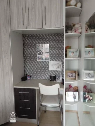 Imagem Lindo sobrado com 3 quartos sendo uma suíte, área gourmet com churrasqueira, 2 vagas de garagem á venda por R$ 549.000 - Uberaba - Curitiba.