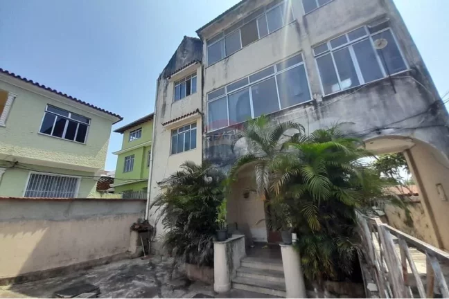 Imagem Apartamento tipo casa em Cascadura , 3 quartos, 2 banheiros e 3 quintais!!