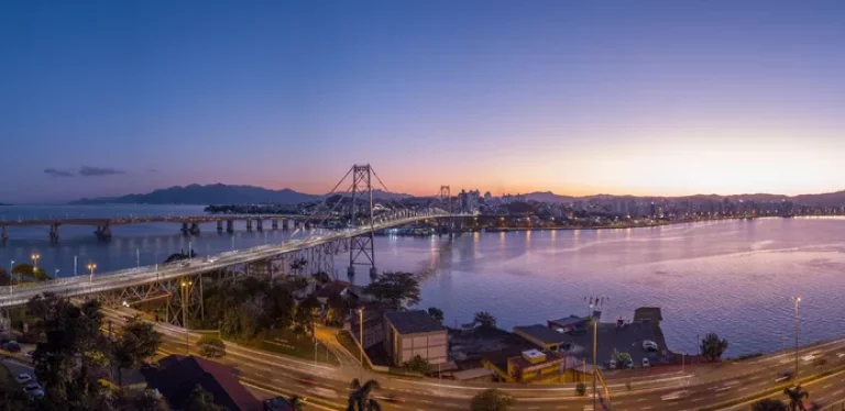 Imagem Apartamento À Venda, Alto Padrão, Ao Lado da Ponte Hercílio Luz, Centro, Florianópolis/SC