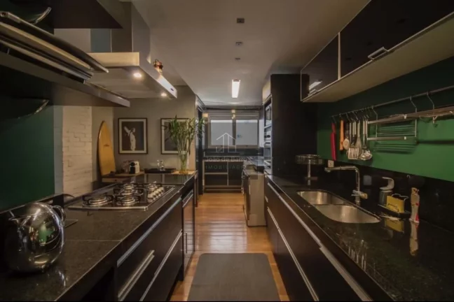 Imagem OPORTUNIDADE Apartamento Mobiliado 2 suites 2 vagas em Moema
