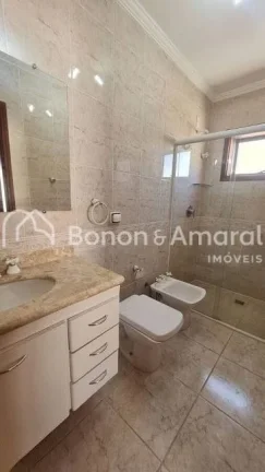Imagem Casa em condomínio com 430 m² e 4 quartos