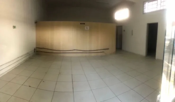 Imagem Salão comercial à venda em Sorocaba-SP, Parque Vitória Régia: 2 salas, 3 banheiros, 3 vagas de garagem, 226m². Aproveite!