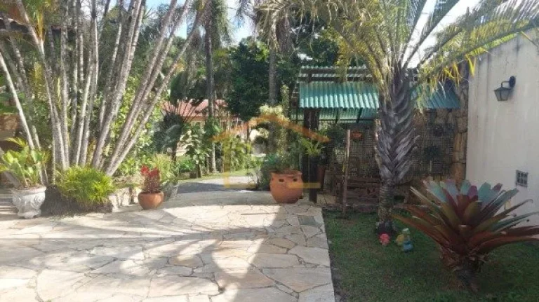 Imagem Maravilhosa casa em condomínio, 4 dormitórios, sendo 1 suíte, 4 salas sendo 2 com lareira, cozinh...