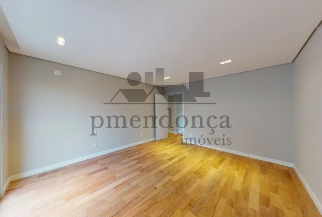 Imagem Apartamento reformado, com 295 m2 3 dormts, 1 suite, 1 vaga ao lado shopping
