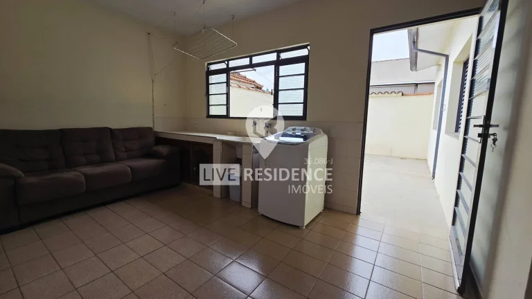 Imagem Casa térrea em zona comercial!