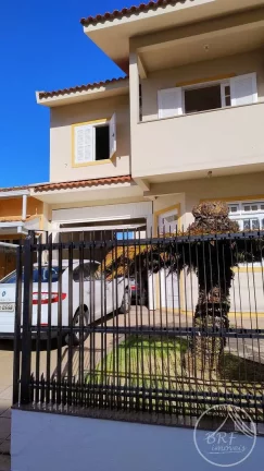 Imagem Ampla casa de 2 pavimentos 4 dormitórios (suíte) no Balneário do Estreito