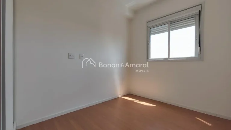 Imagem Descubra este aconchegante apartamento com 2 dormitórios, sendo 1 suíte, sala ampla para dois ambi...