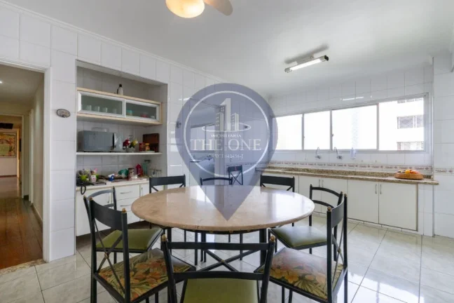 Imagem Apartamento de Luxo em Pinheiros: 4 Quartos, 2 Suítes, 5 Banheiros, 2 Vagas de Garagem, 224m² - São Paulo-SP.