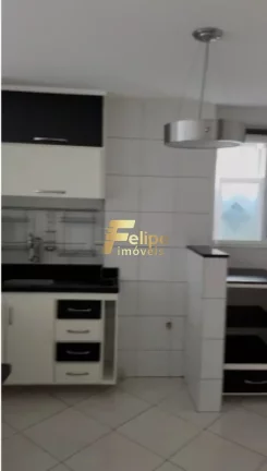 Imagem Que tal morar em um apartamento espaçoso, com 2 quartos, sendo 1 suíte, 2 salas, 2 banheiros e 80,00 m2 de área, além de uma vaga de garagem e área externa lateral?
