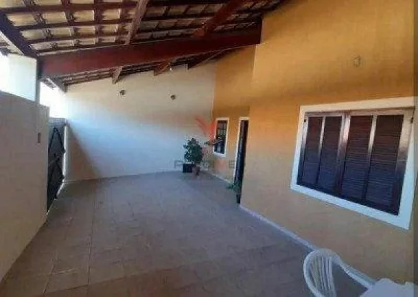 Imagem Casa com 3 Quartos, área de serviço, quintal,, 3 vagas de garagem. Vila dos Comerciários