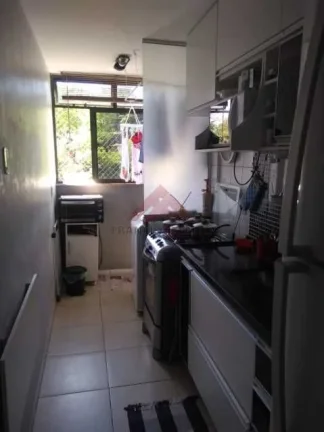 Imagem Francisco Egito vende Bom apartamento todo reformado,piso laminado na sala e nos quartos,banheiro com armário e box tipo blindex,sala ampla,cozinha m