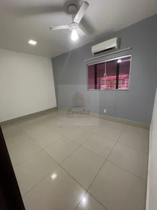 Imagem Casa em Condomínio para Locação em Cuiabá-MT (Jardim Mossoró) - 3 Quartos, 2 Suítes, 1 Sala, 2 Vagas de Garagem!