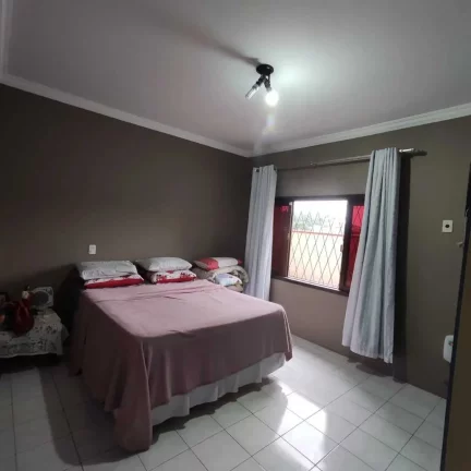 Imagem Casa mobiliada com 2 dormitórios e 2 vagas de garagem no bairro Floresta em Joinville