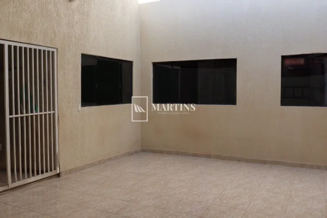 Imagem ? Casa Escriturada no Setor Leste do Gama - Rua Principal!

Excelente oportunidade para moradia ou i...