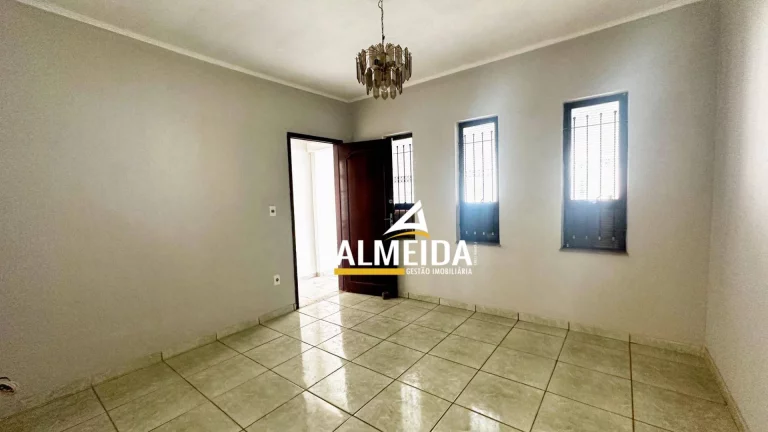Imagem Casa com 3 dormitórios à venda, 100 m² por R$ 250.000,00 - Estádio - Rio Claro/SP
