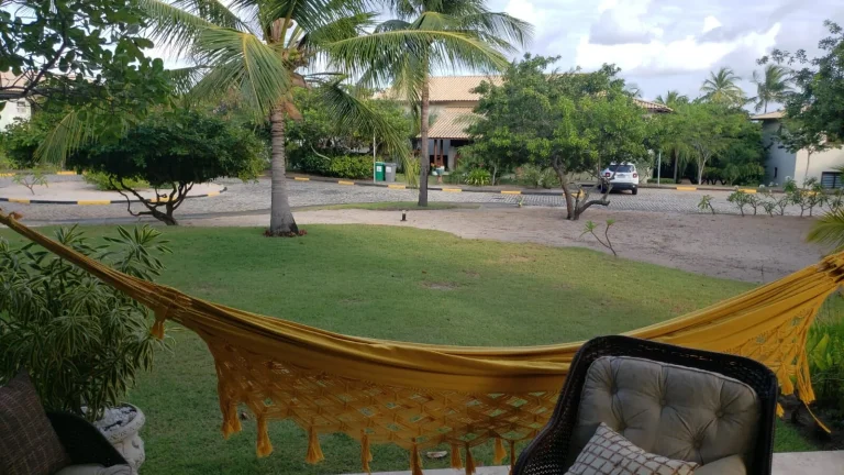 Imagem Apartamento Mobiliado à venda em Imbassaí, Mata de São João - Condomínio com Piscina e Academia