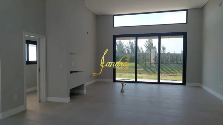 Imagem Casa térrea com 4 suítes e beira de lago