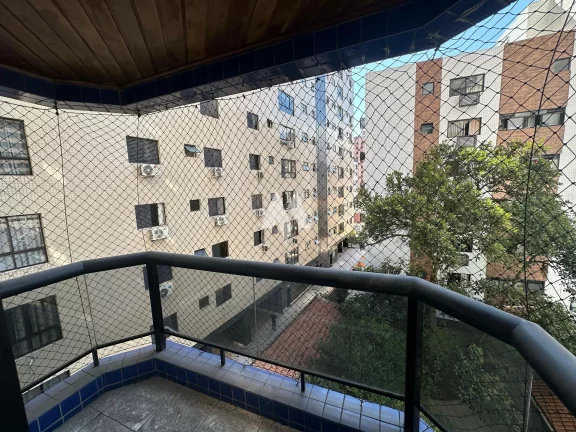 Imagem Vende Apartamento de 2 dormitórios sendo 1 suíte, Dependência Completa, 92 m², Garagem fechada e em Excelente Localização no bairro da Ponta da Praia