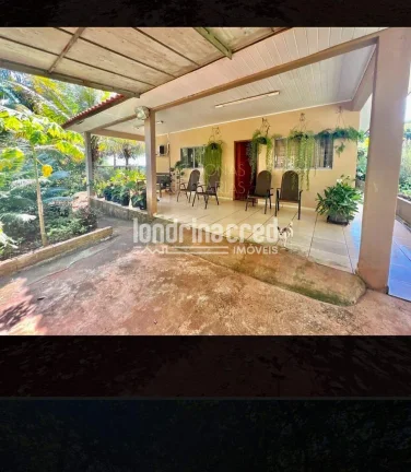 Imagem Chácara em Jataizinho com 1.575m² de terreno, 130m² construídos, casa com 2 suítes, 3 banheiros, sala, cozinha e fácil acesso à cidade!